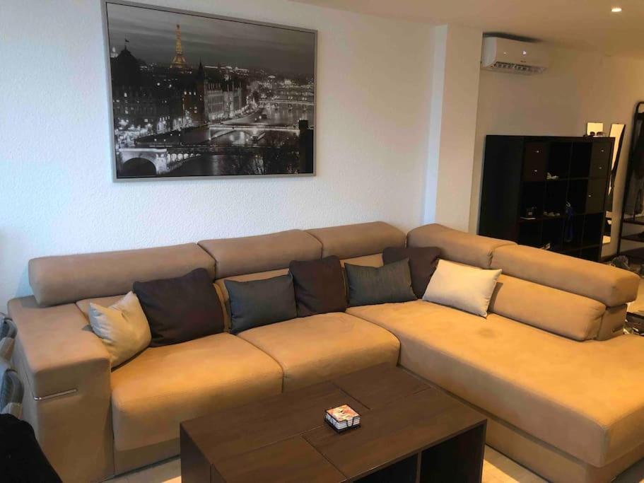 70 Sqm Apartment With Seaview In Arenales Del Sol. Exteriér fotografie